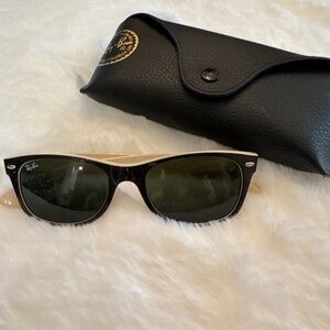 Ray-Ban RB2132 New Wayfarer Square